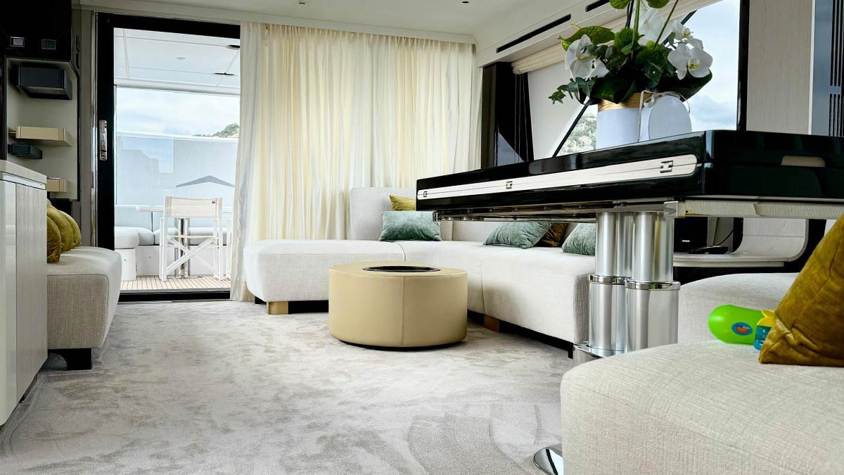 azimut-78-fly-9